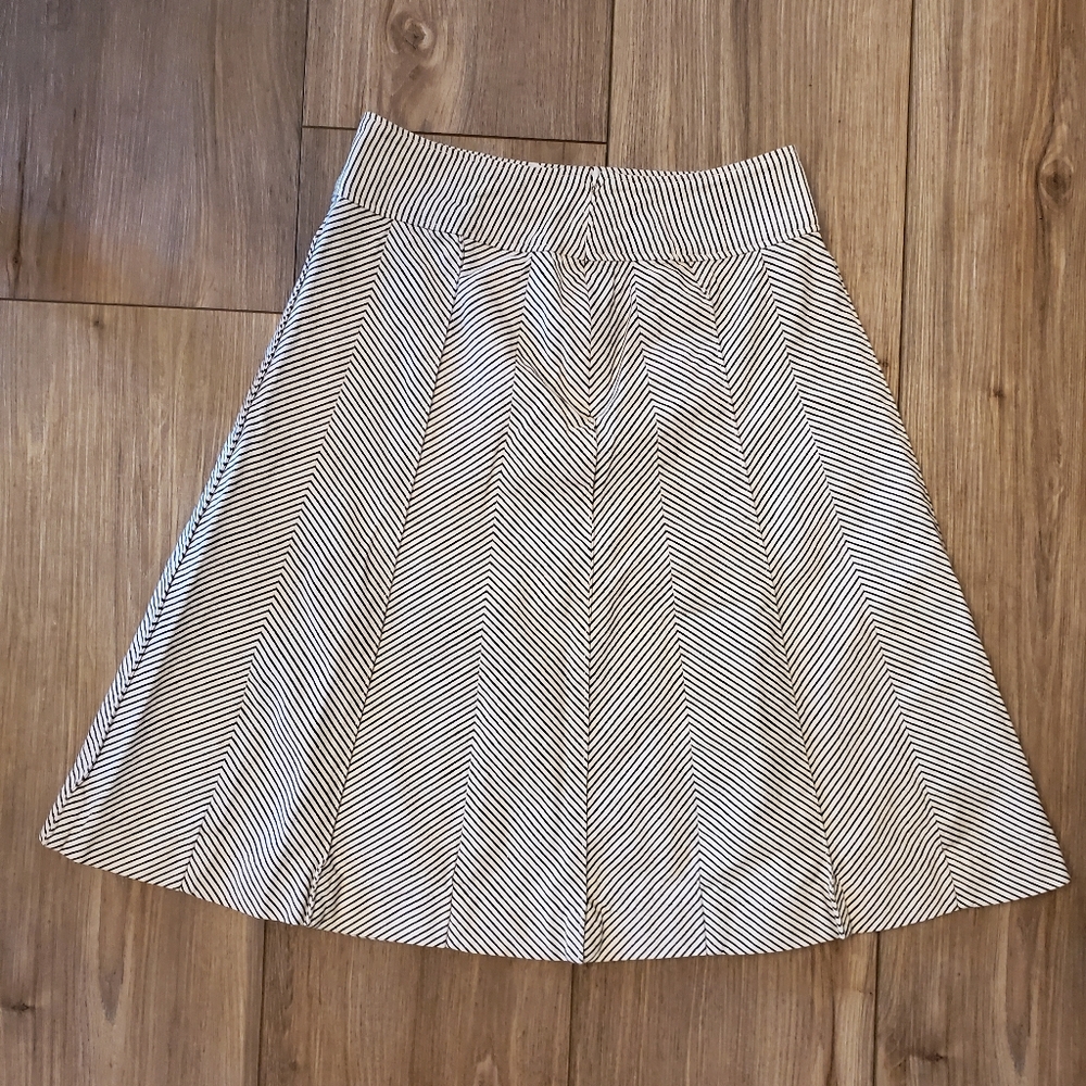 Womens olive des olive skirt sz S